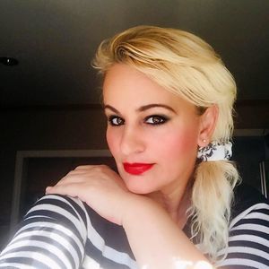 Meet your Posher, Pasa